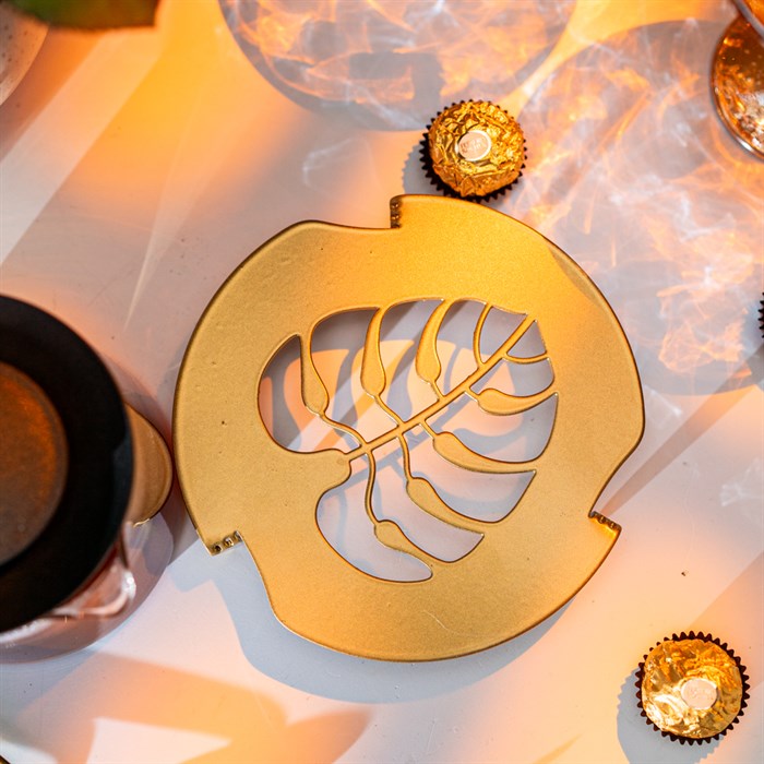 Подставка под горячее Монстера металл золотая 16см 300-132G - фото 126768