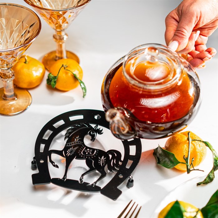 Подставка под горячее Лошадь металл чёрная 300-133B - фото 127015