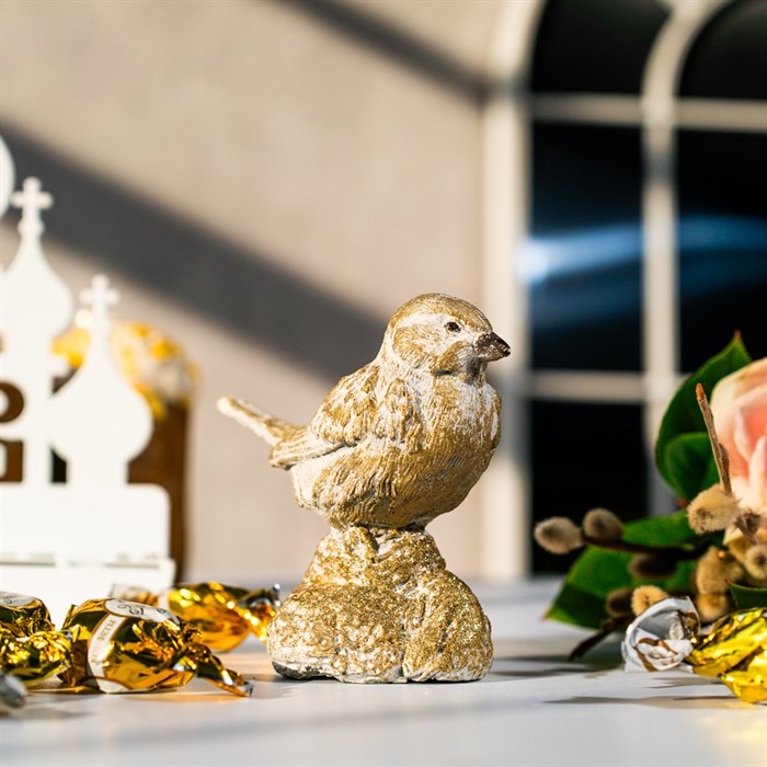 Фигурка новогодняя Воробей бело-золотой высота 11см полистоун U08955-WG - фото 127358