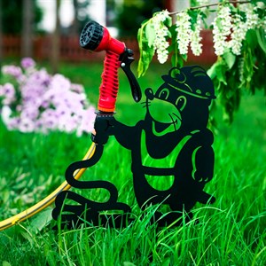 Фигура садовая Крот с держателем для шланга металл 801-215B - фото 125576